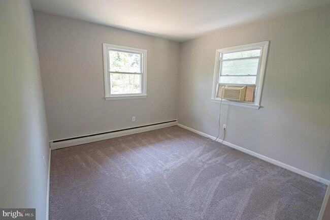 Building Photo - 421 Monticello Ave