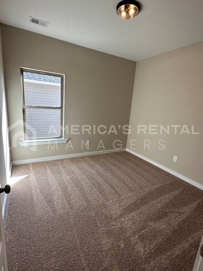 Building Photo - Home for Rent in Bessemer, AL!!! Available to View NOW!