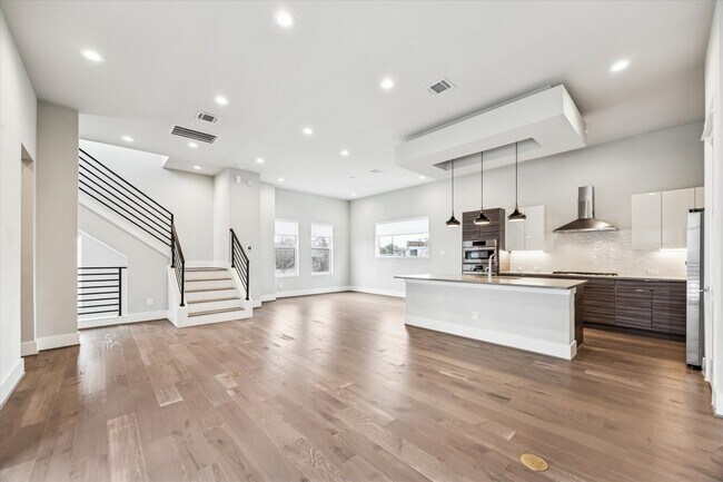 Building Photo - 1617 Wheeler Ave