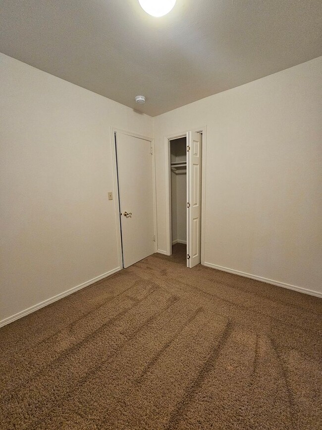 Building Photo - 2 BED | 1 BATH | ROBBINSDALE | SINGLE-LEVE...