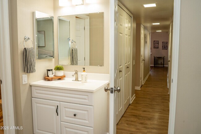 Building Photo - 4313 N 28th St