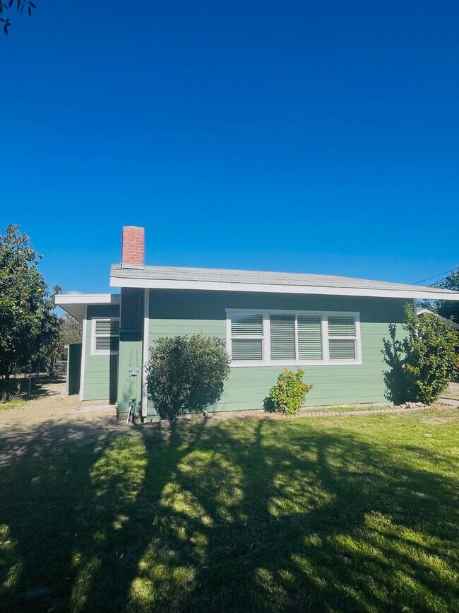 Building Photo - Charming 3-bedroom, 2-bathroom single story home located in the heart of Fillmore