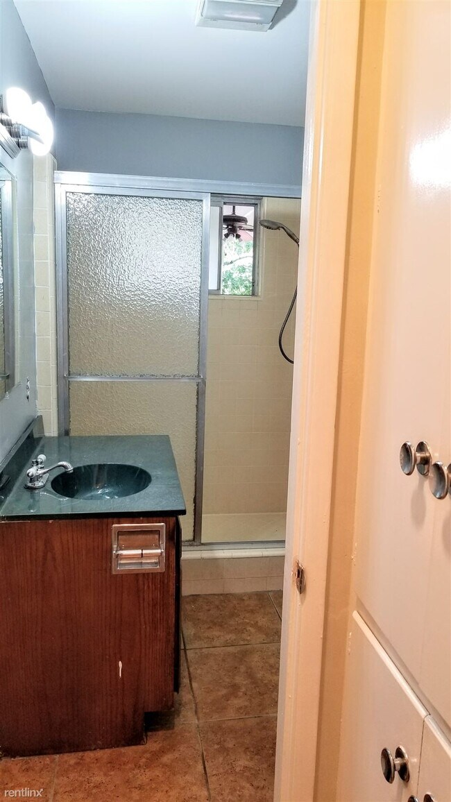 Building Photo - 2 br, 3 bath House - 4580 55th Street B
