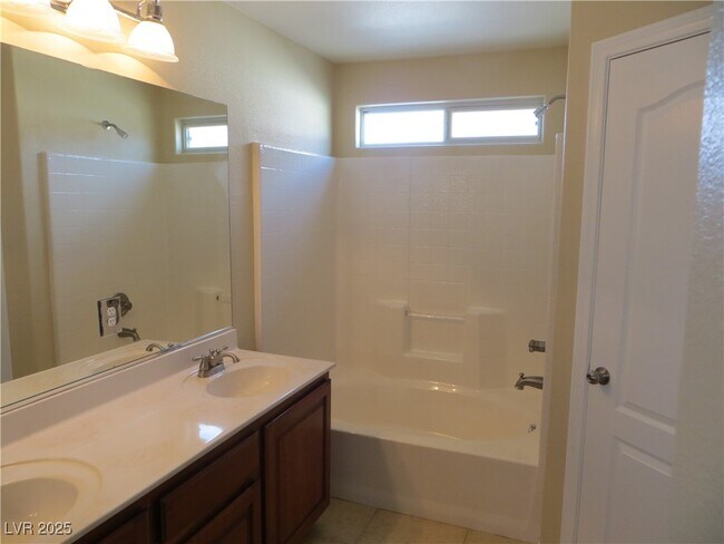Building Photo - 6824 Bayberry Creek Ave