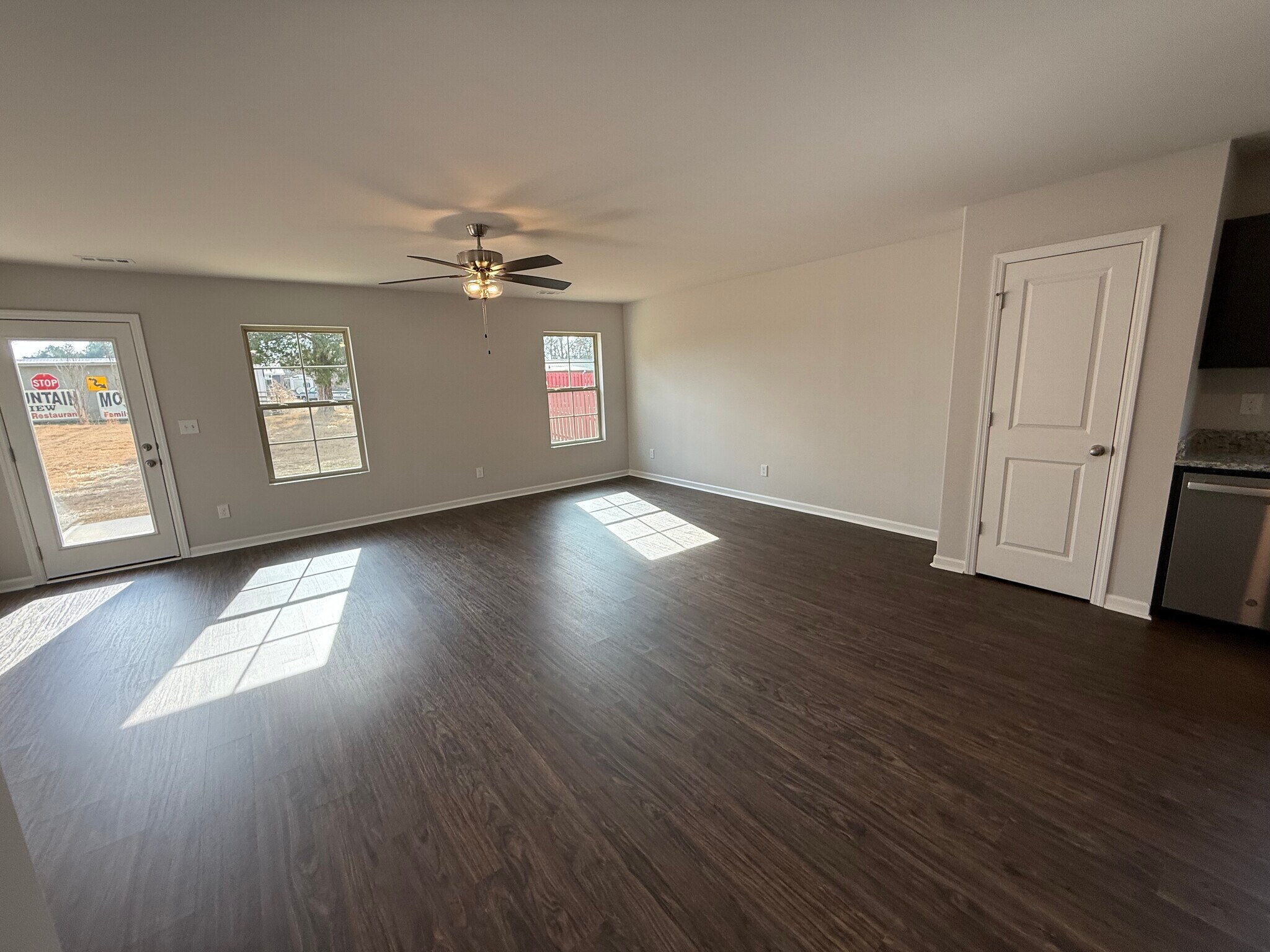 Living Area - 132 Stratman Dr