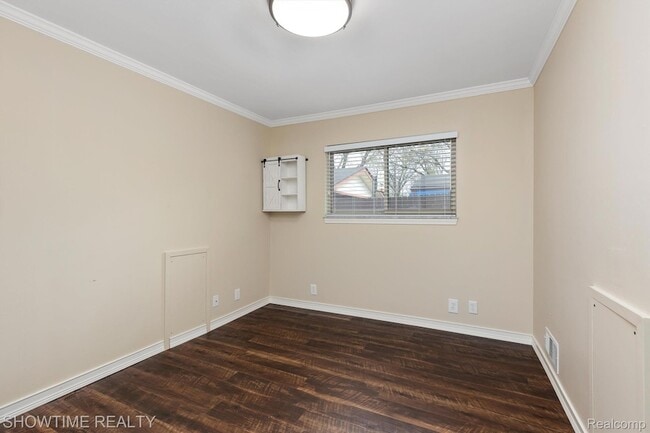 Building Photo - 31810 Briar Ln