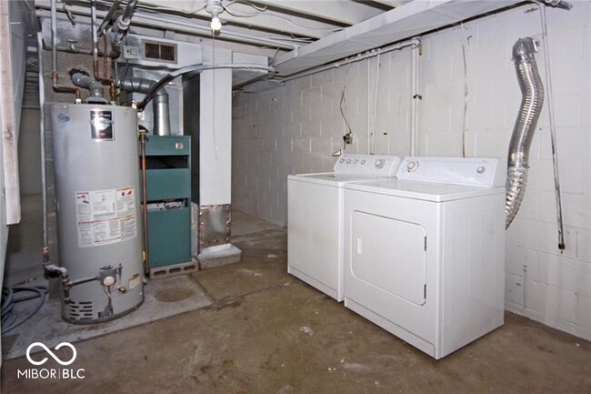 Building Photo - 210 W Sycamore St