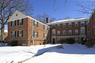Building Photo - North Moreland Courts Apartments