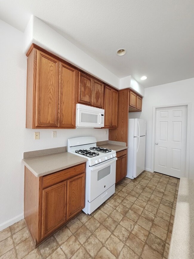 Building Photo - Beautiful Yuba City Home