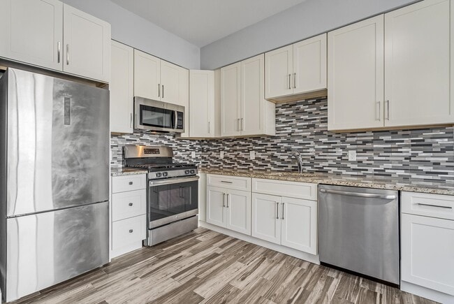 Building Photo - 424 Whiton St