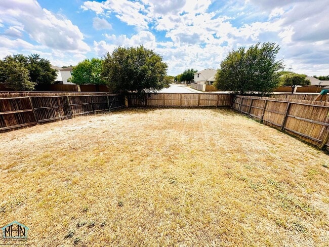 Building Photo - 10930 Rustic Spoke