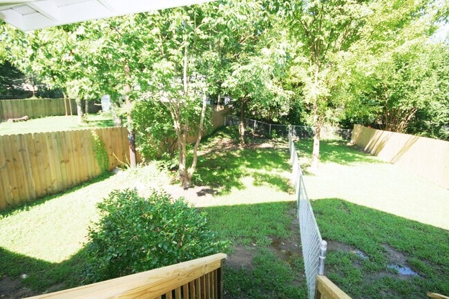 Building Photo - Adorable Renovated Duplex in Walltown with ALL Appliances - Large Fenced Yd!