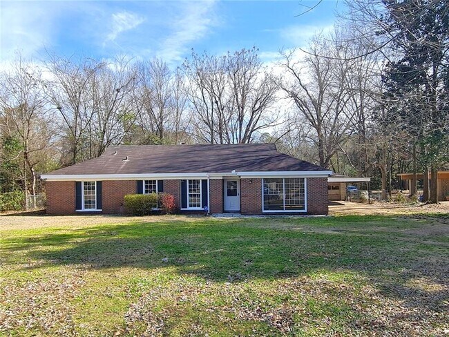 Primary Photo - 4 Bed 2 Bath in 36111 zip code