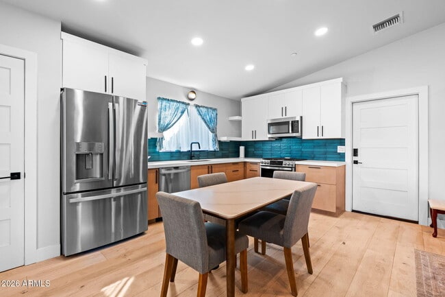 Building Photo - 3842 E San Miguel Ave