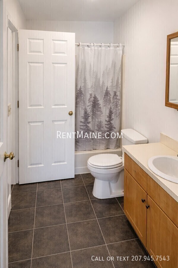 Building Photo - 46 Baker St