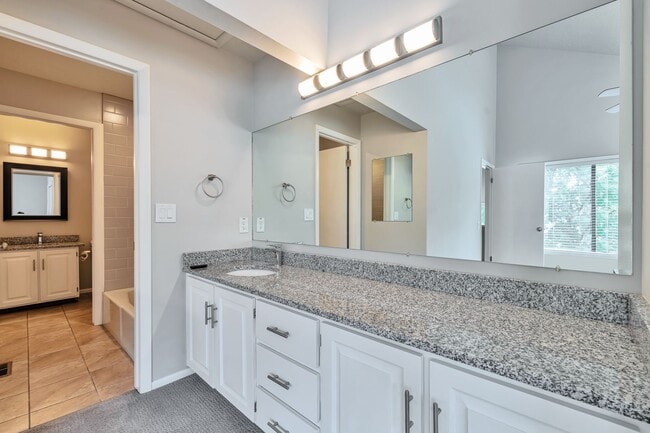 Building Photo - 4829 Arbor Cir