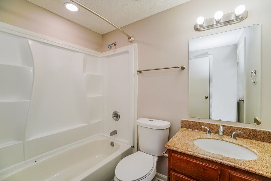 Building Photo - 4585 Marilyn St