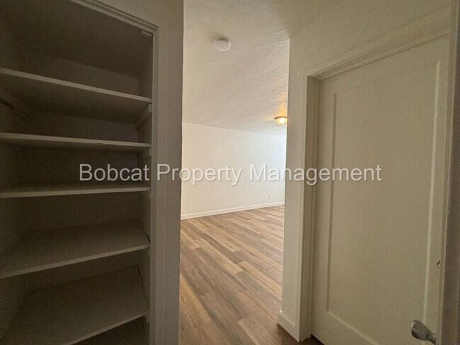 Building Photo - 509 Westview Ave