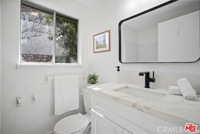 Building Photo - 18244 Jovan St