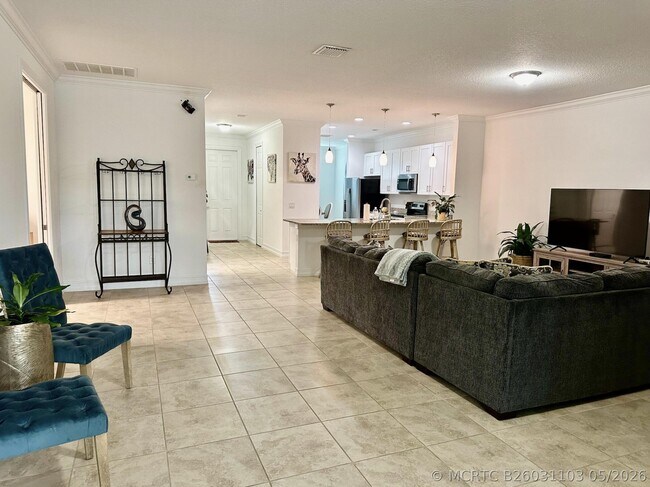 Building Photo - 6112 NW Cullen Way