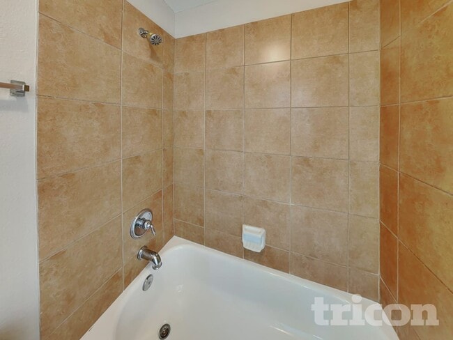 Building Photo - 2712 Columbus