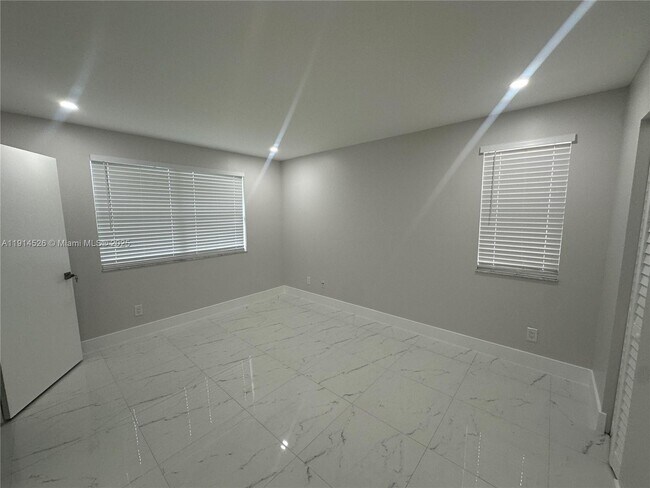 Building Photo - 501 SW 158th Terrace