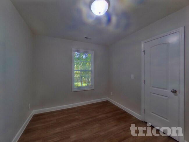 Building Photo - 524 Westside Cir