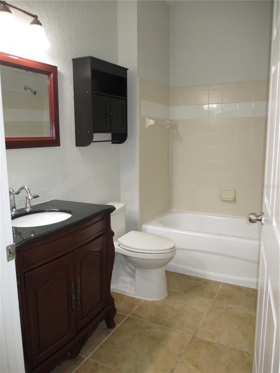 Building Photo - 6055 Westgate Dr