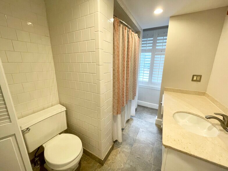 Building Photo - 130 P St