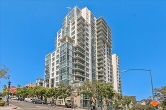 Building Photo - Move-In ready 1 Bed + Den in Discovery on Cortez Hill in Downtown