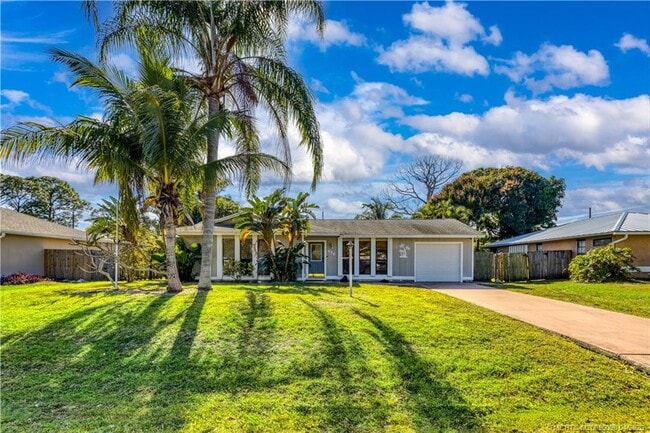 Building Photo - 656 SE Ron Rico Terrace