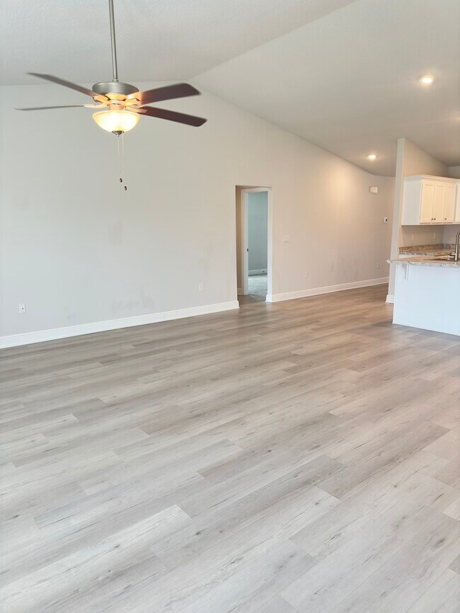 Building Photo - 4 bed/2 bath New Construction Home in Embe...
