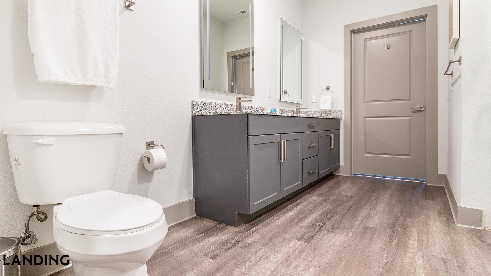 Building Photo - 2995 Railside Lp