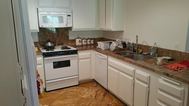 Building Photo - 10325 Caminito Cuervo