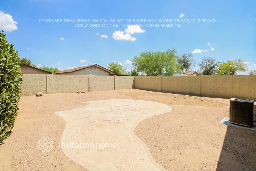 Building Photo - 1102 E Dust Devil Dr