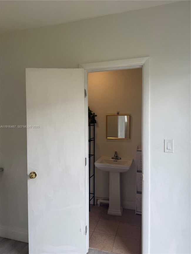 Building Photo - 2870 NW 19th St