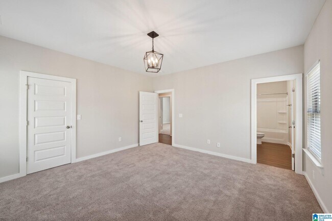 Building Photo - 129 Kings Wy