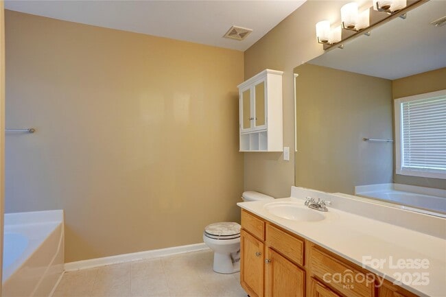 Building Photo - 12411 Stratfield Pl Cir