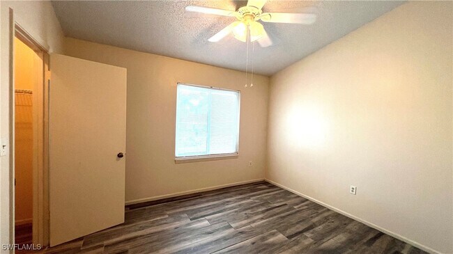 Building Photo - 13160 Kings Point Dr