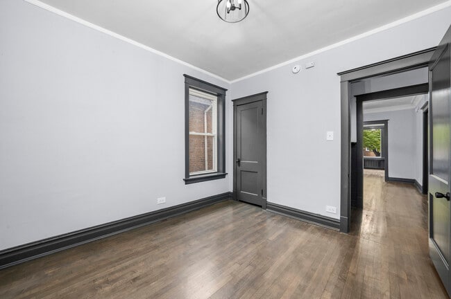 Building Photo - 6423 S Maplewood Ave
