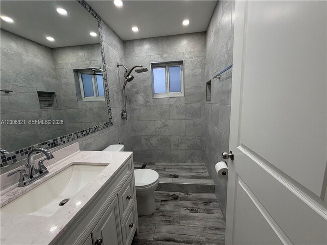 Building Photo - 3159 W 73rd Pl