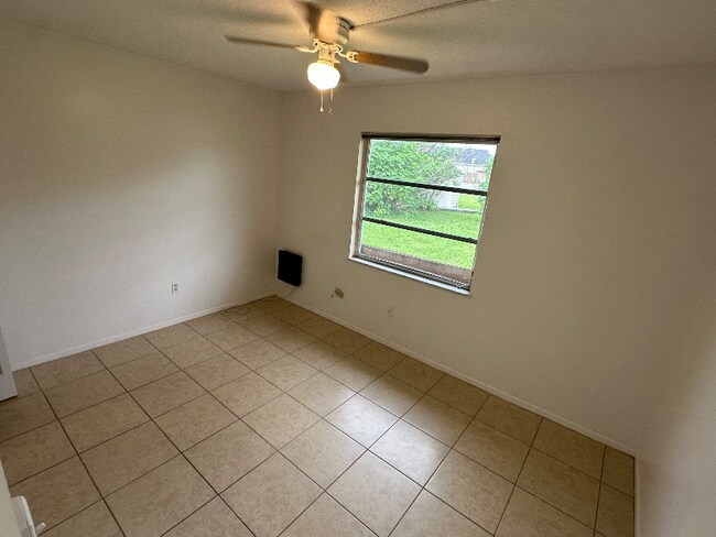 Building Photo - 5760 Gallatin Ln