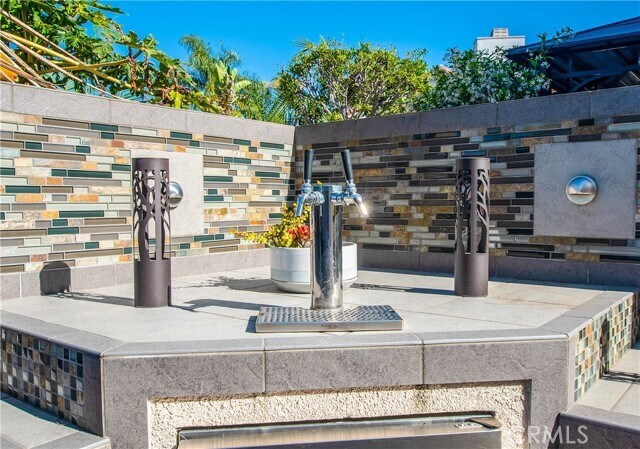 Building Photo - 14 Rowan Dr