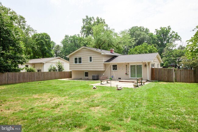 Building Photo - 2533 Hillsman St