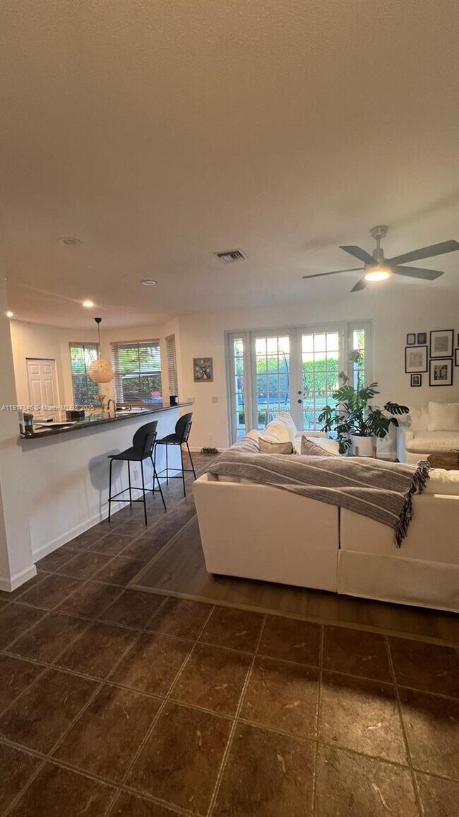 Building Photo - 1546 Sandpiper Cir