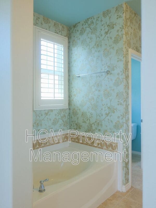 Building Photo - 2736 Cabrillo Ave