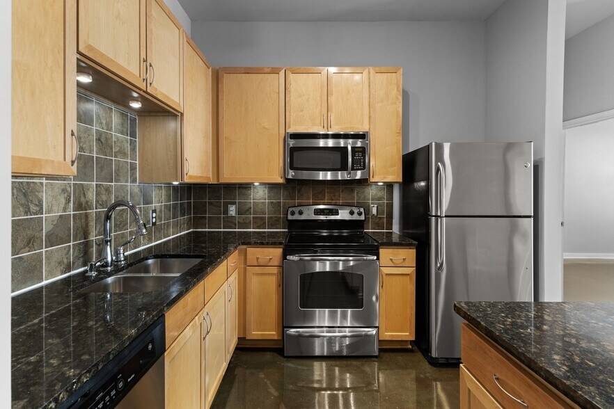 Building Photo - 3000 Vanderbilt Pl