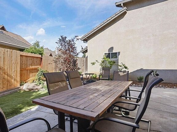 Building Photo - 1601 Barkley Ln