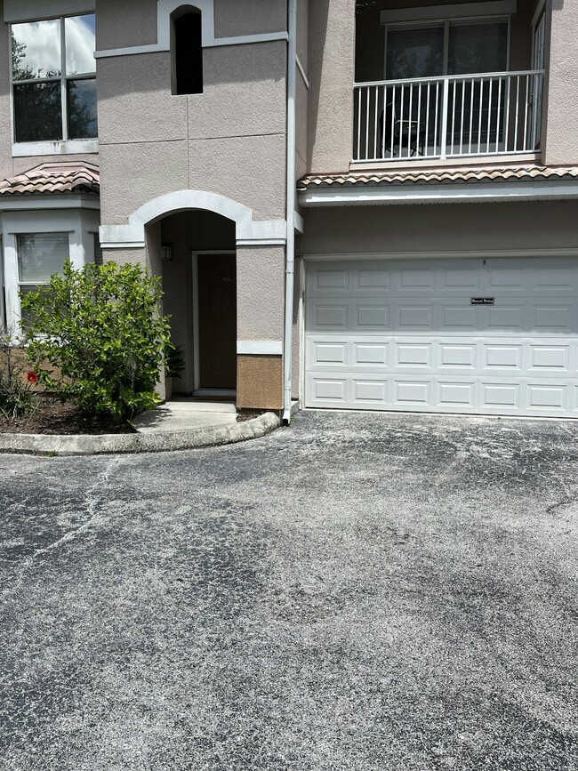 Building Photo - 18036 Villa Creek Dr
