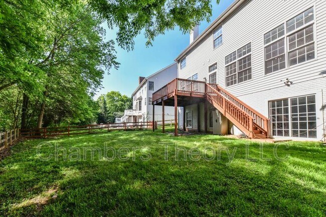 Building Photo - 46342 Summerhill Pl